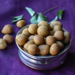 Spicy Curry leaves seedai / Crunchy Lentil Nuggets